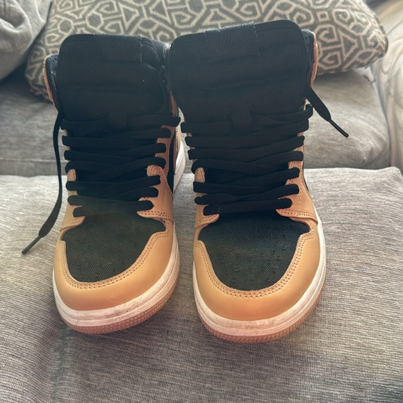 Jordan 1 Heirloom - Picture 4 of 5